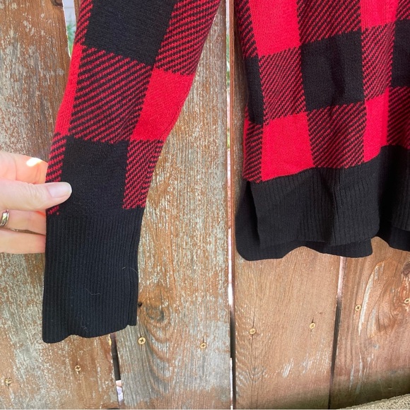 EDDIE BAUER Women’s Buffalo Red Black Check Crewneck Sweater Size Medium - Picture 4 of 10